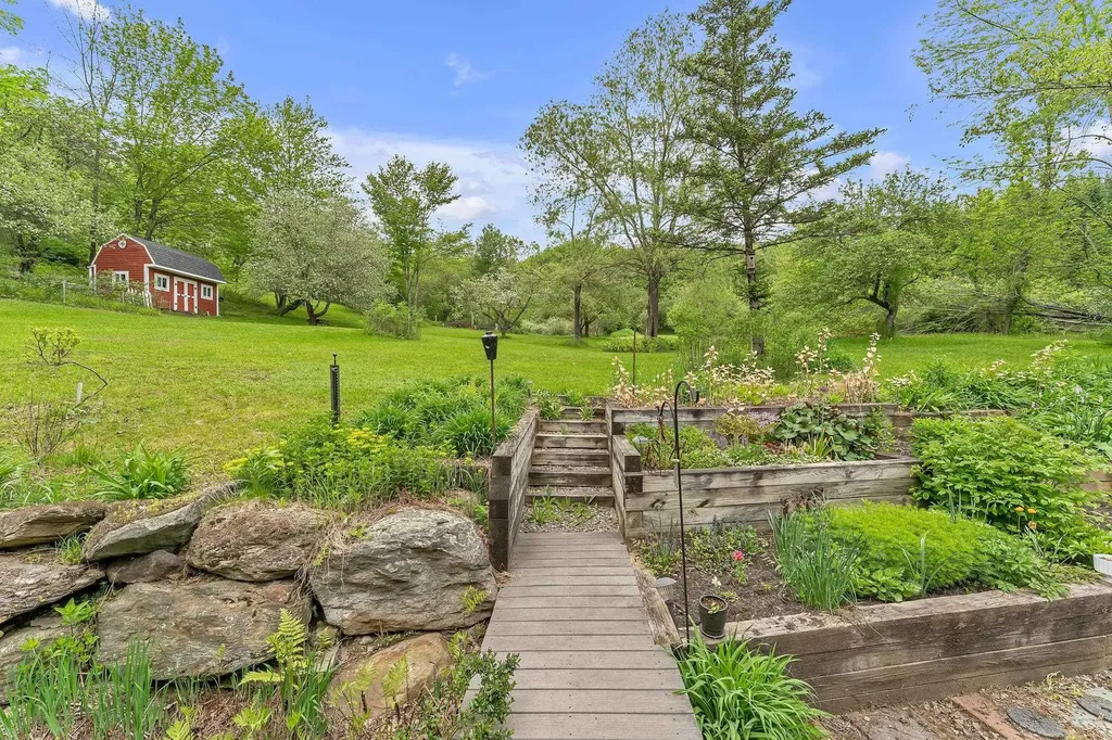 904 Moscow Road Stowe VT 05672