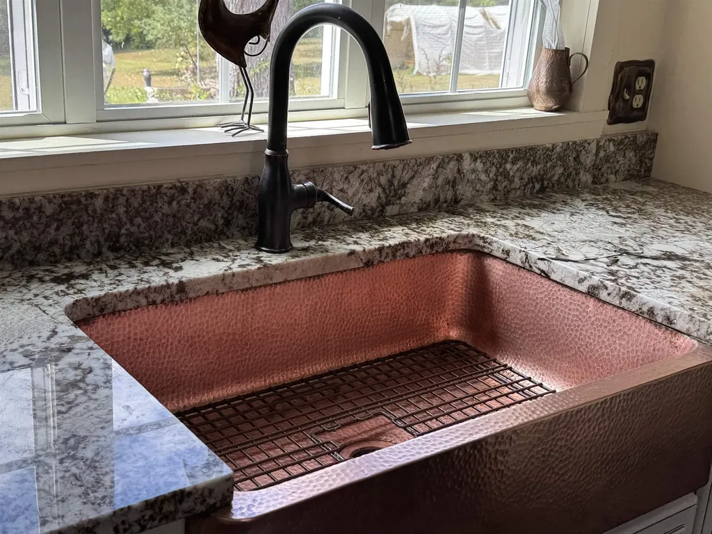 7 Garney Road Brookfield NH 03872