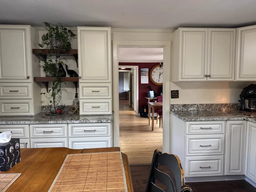 7 Garney Road Brookfield NH 03872