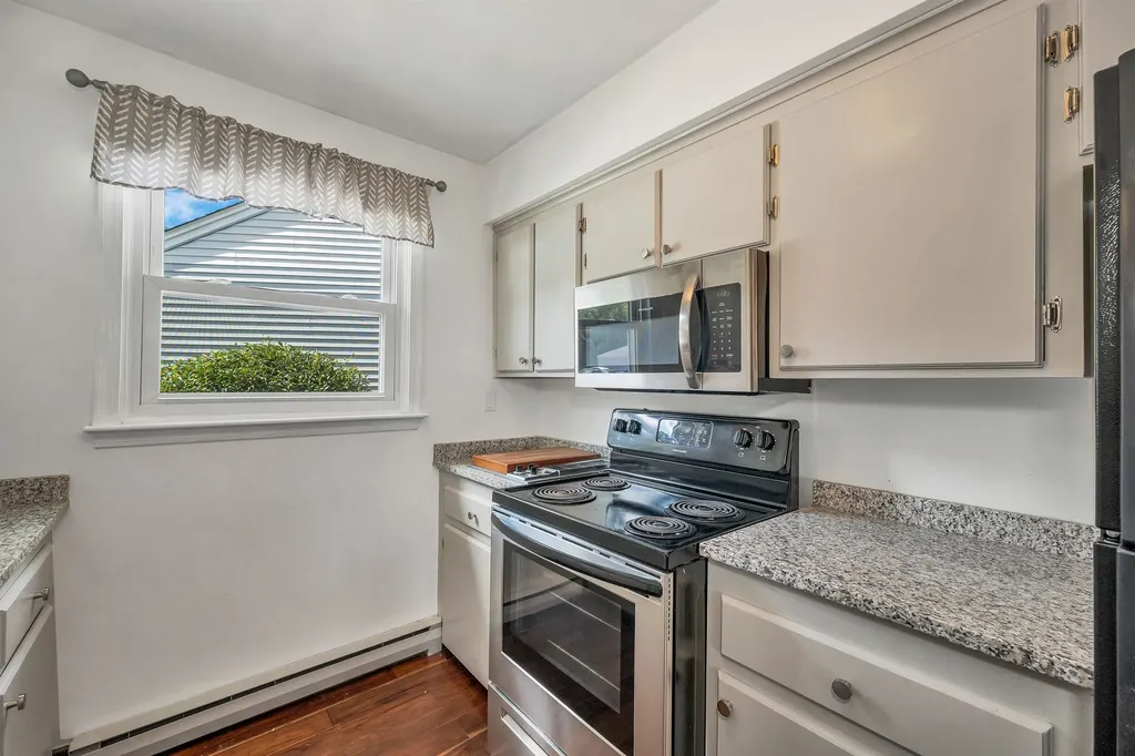 100 Pillsbury Road Londonderry NH 03053