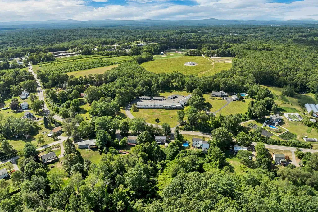 100 Pillsbury Road Londonderry NH 03053