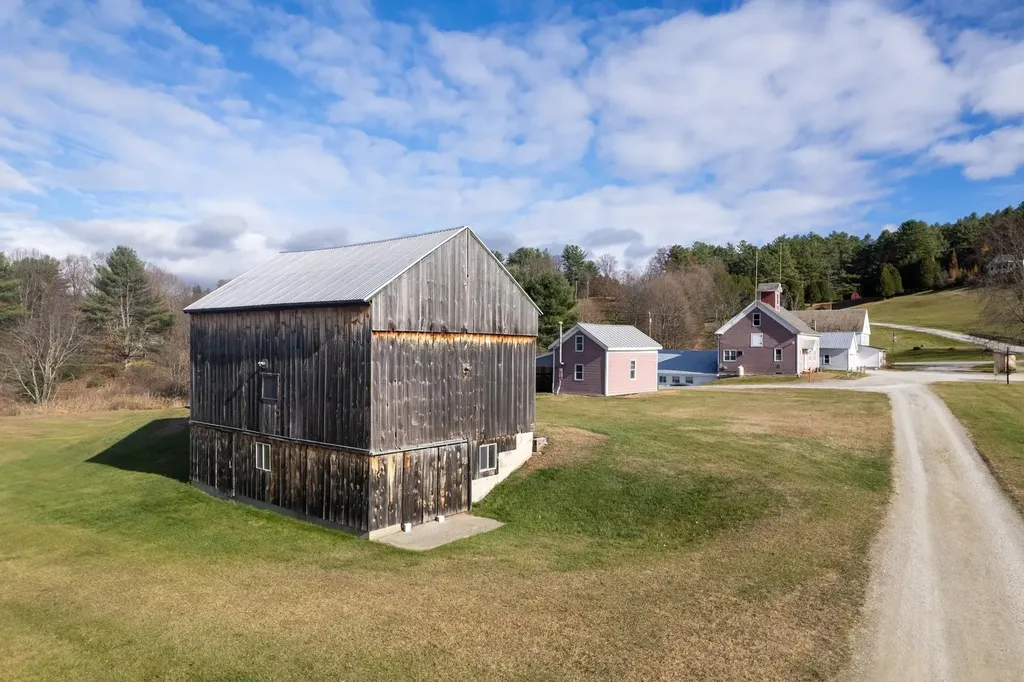 2636 Vt Route 3 Pittsford VT 05763