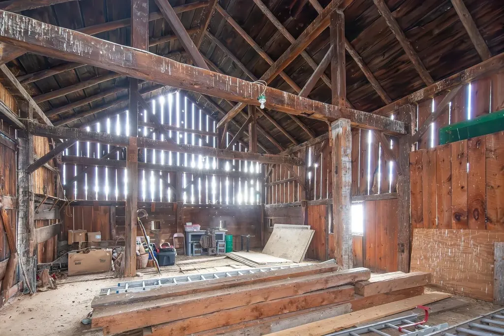 2636 Vt Route 3 Pittsford VT 05763