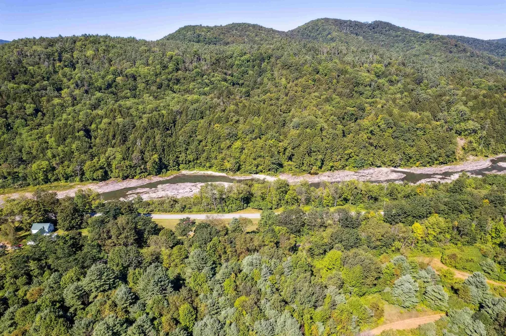798 Vt Route 14 Sharon VT 05065