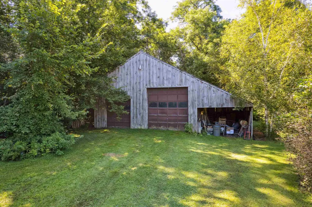 798 Vt Route 14 Sharon VT 05065