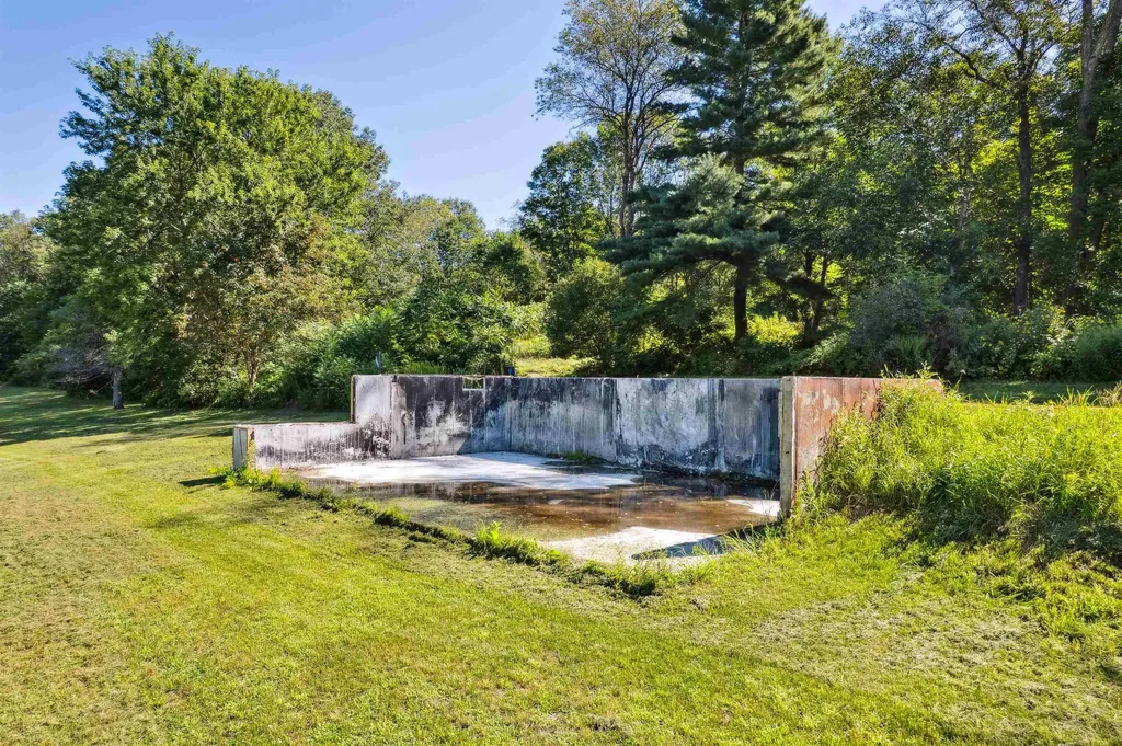 798 Vt Route 14 Sharon VT 05065