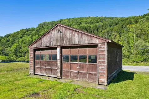 798 Vt Route 14 Sharon VT 05065