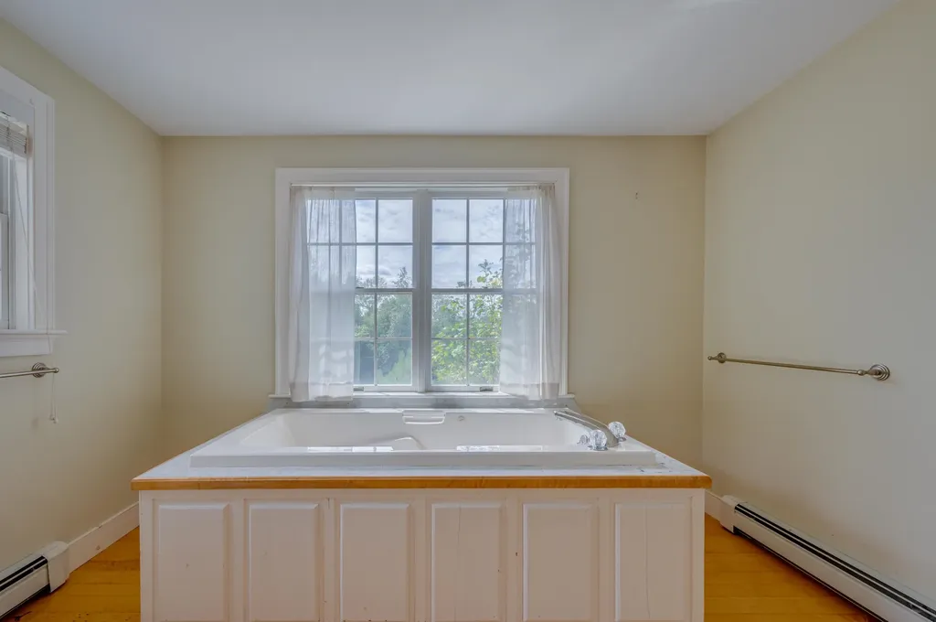 70 Green Lane New London NH 03257