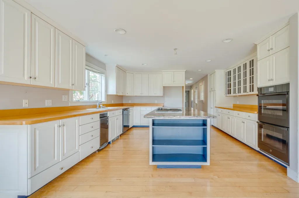 70 Green Lane New London NH 03257