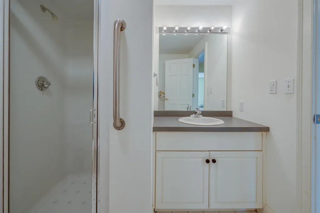 70 Green Lane New London NH 03257