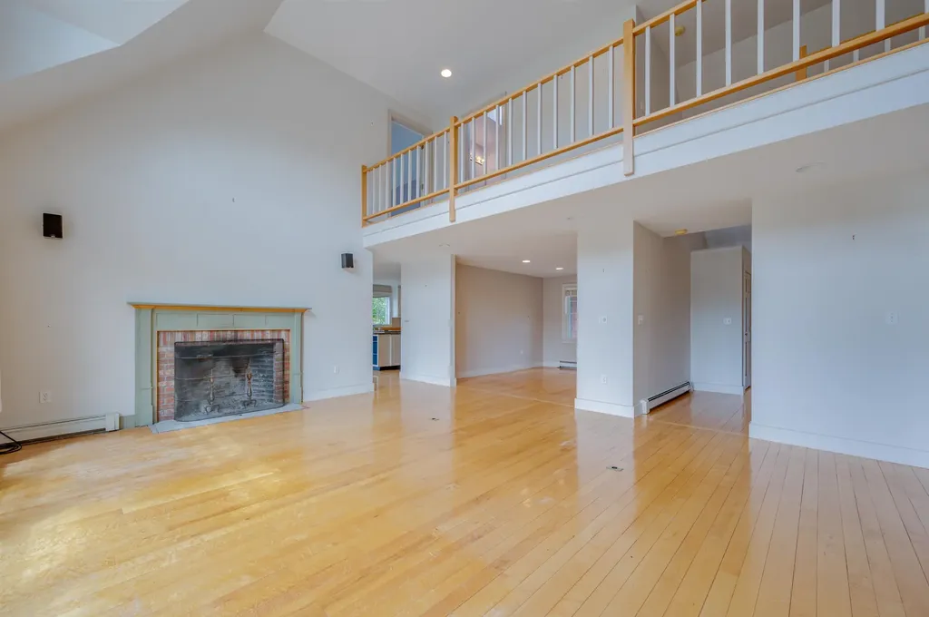 70 Green Lane New London NH 03257