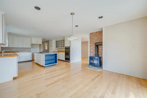 70 Green Lane New London NH 03257