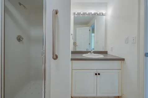 70 Green Lane New London NH 03257