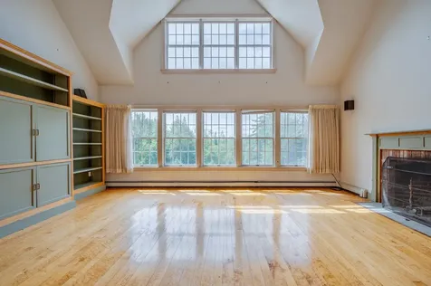 70 Green Lane New London NH 03257