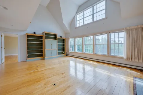 70 Green Lane New London NH 03257