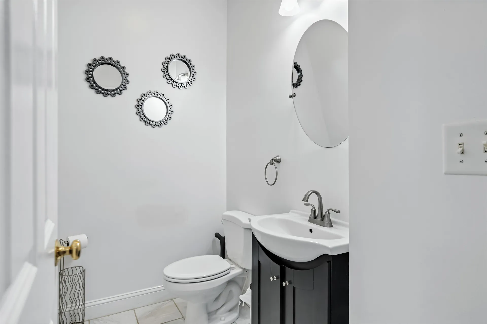 1 Squire Armour Road Windham NH 03087