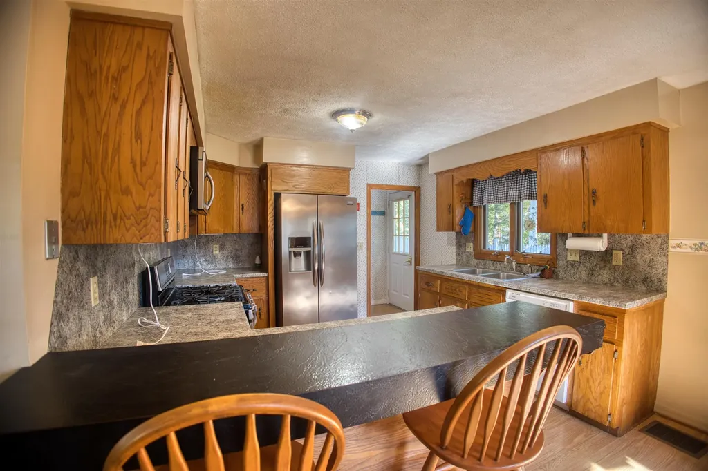 10 Dore Street Ossipee NH 03814