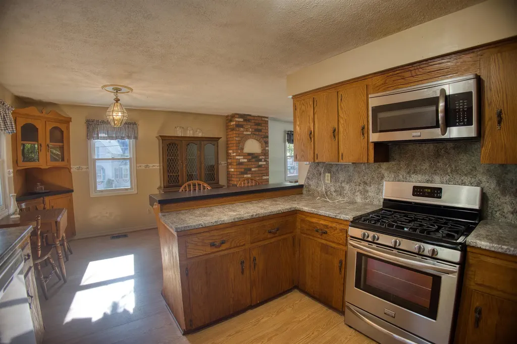 10 Dore Street Ossipee NH 03814