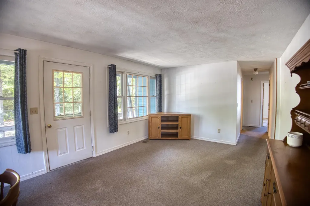 10 Dore Street Ossipee NH 03814