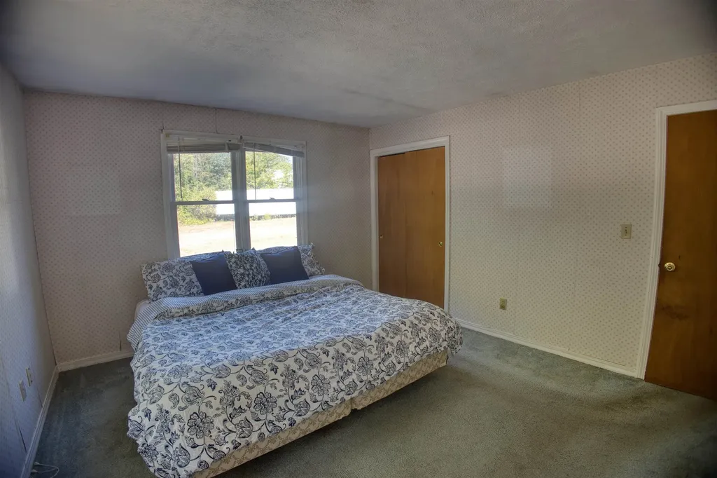 10 Dore Street Ossipee NH 03814