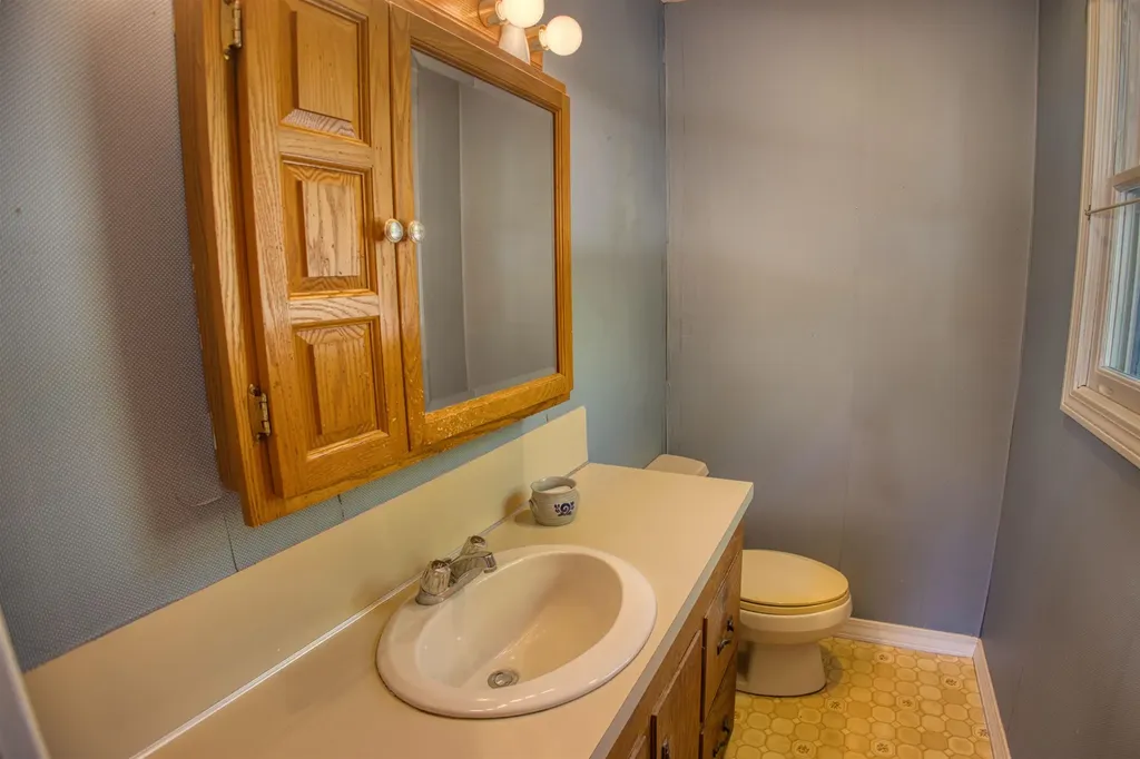 10 Dore Street Ossipee NH 03814