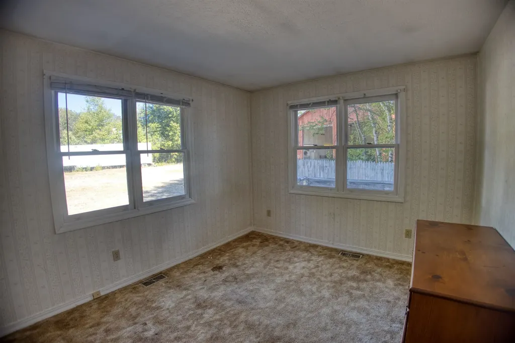 10 Dore Street Ossipee NH 03814