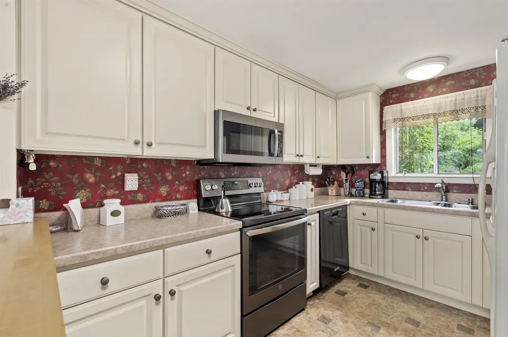 883 Weirs Boulevard Laconia NH 03246
