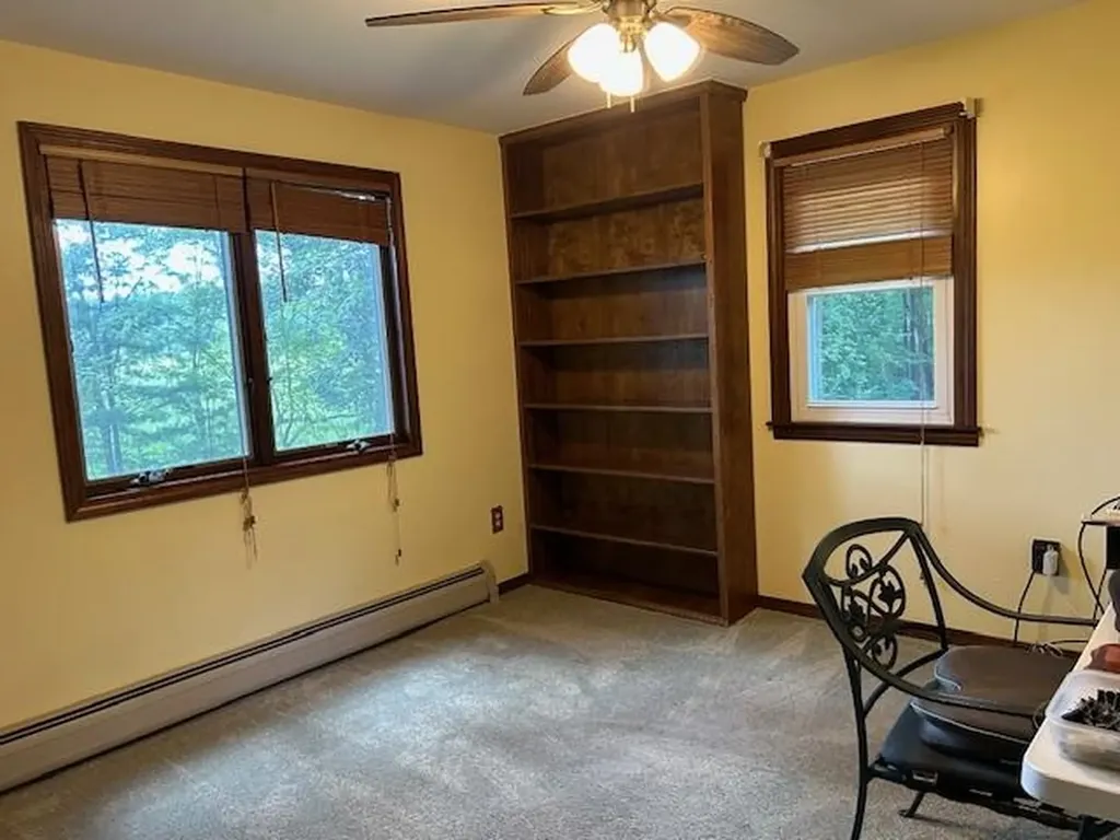 15 Alan Circle Londonderry NH 03053