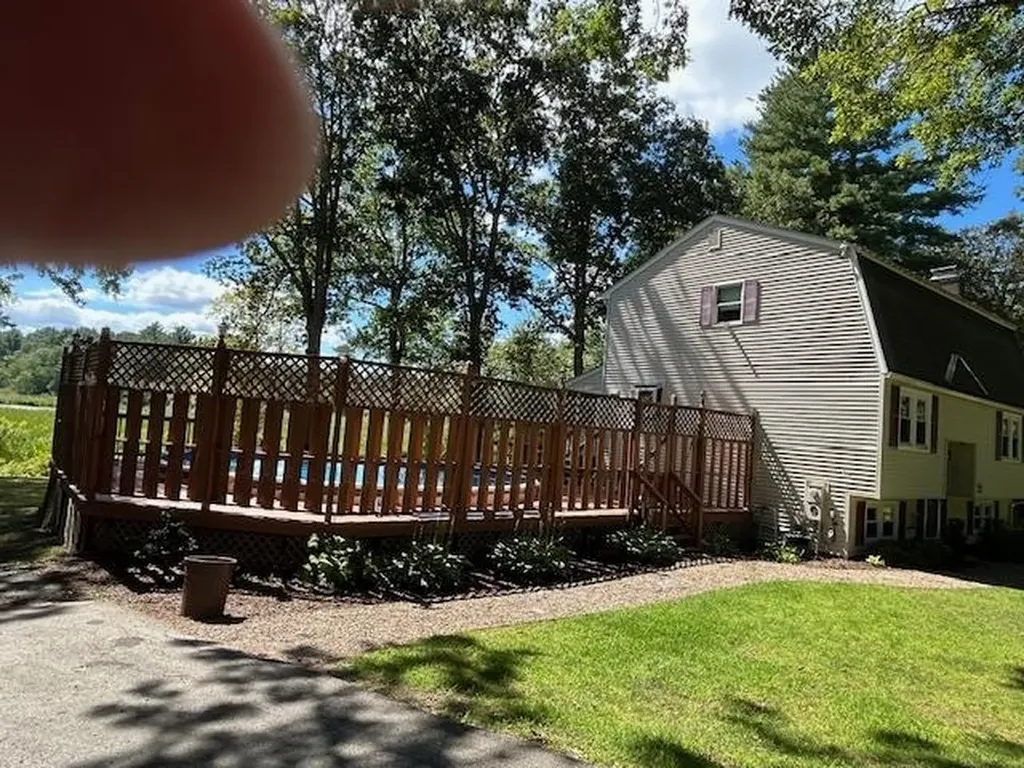 15 Alan Circle Londonderry NH 03053