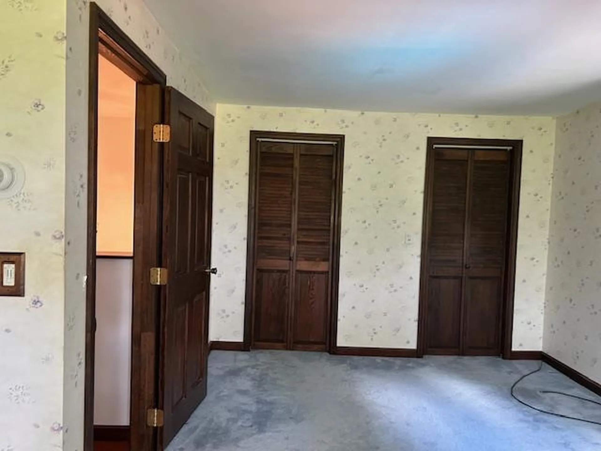15 Alan Circle Londonderry NH 03053