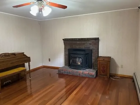 15 Alan Circle Londonderry NH 03053