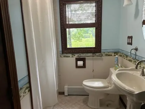 15 Alan Circle Londonderry NH 03053