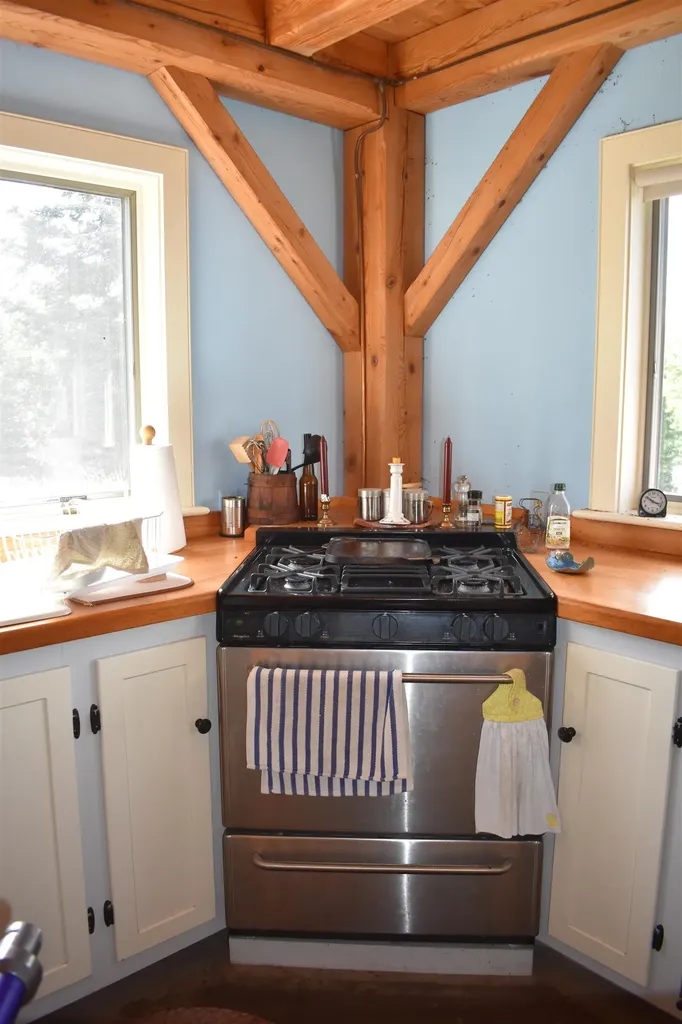 1982 Robtoy Road Lowell VT 05847