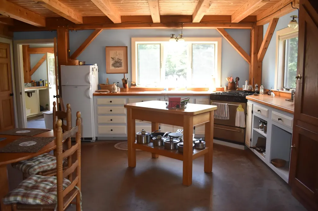 1982 Robtoy Road Lowell VT 05847