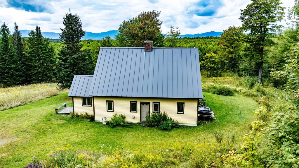 1982 Robtoy Road Lowell VT 05847
