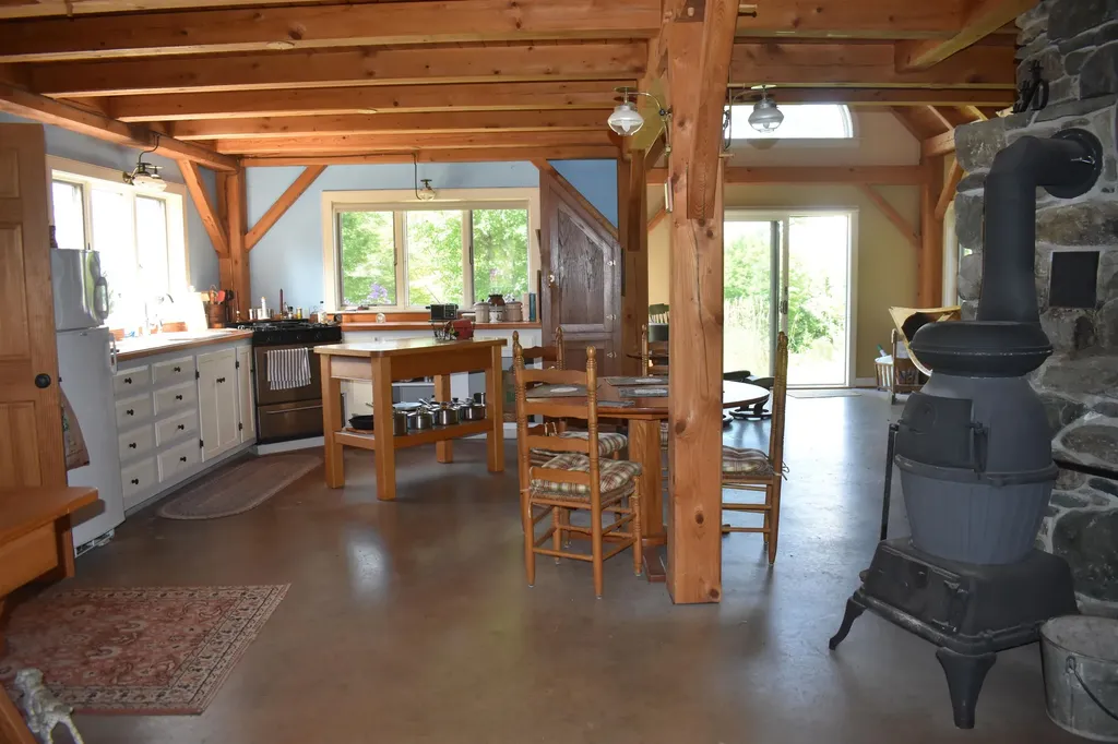 1982 Robtoy Road Lowell VT 05847