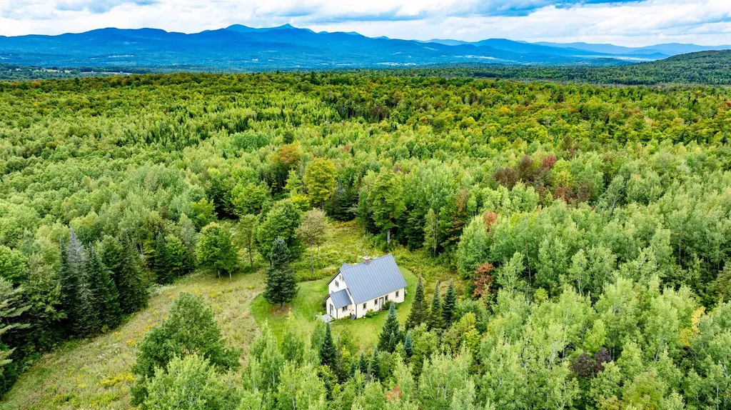 1982 Robtoy Road Lowell VT 05847