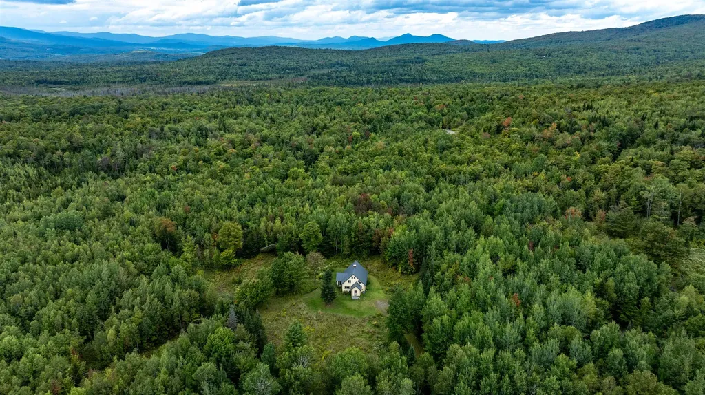 1982 Robtoy Road Lowell VT 05847