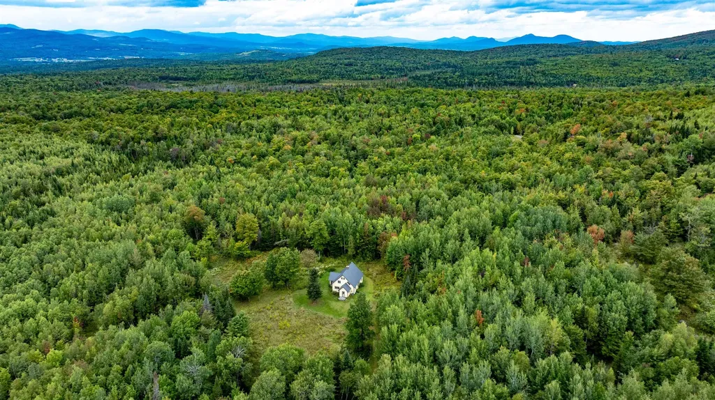 1982 Robtoy Road Lowell VT 05847