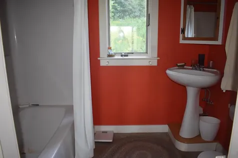 1982 Robtoy Road Lowell VT 05847