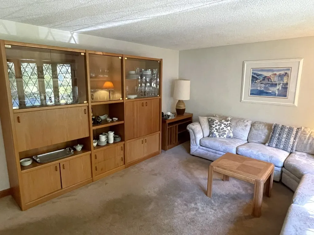 8 Wood Drive Atkinson NH 03811