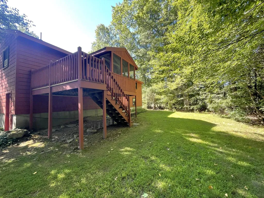 8 Wood Drive Atkinson NH 03811