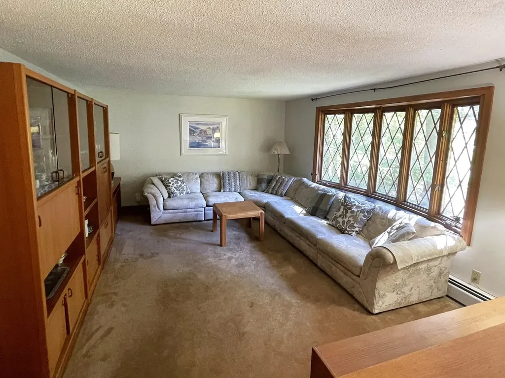 8 Wood Drive Atkinson NH 03811