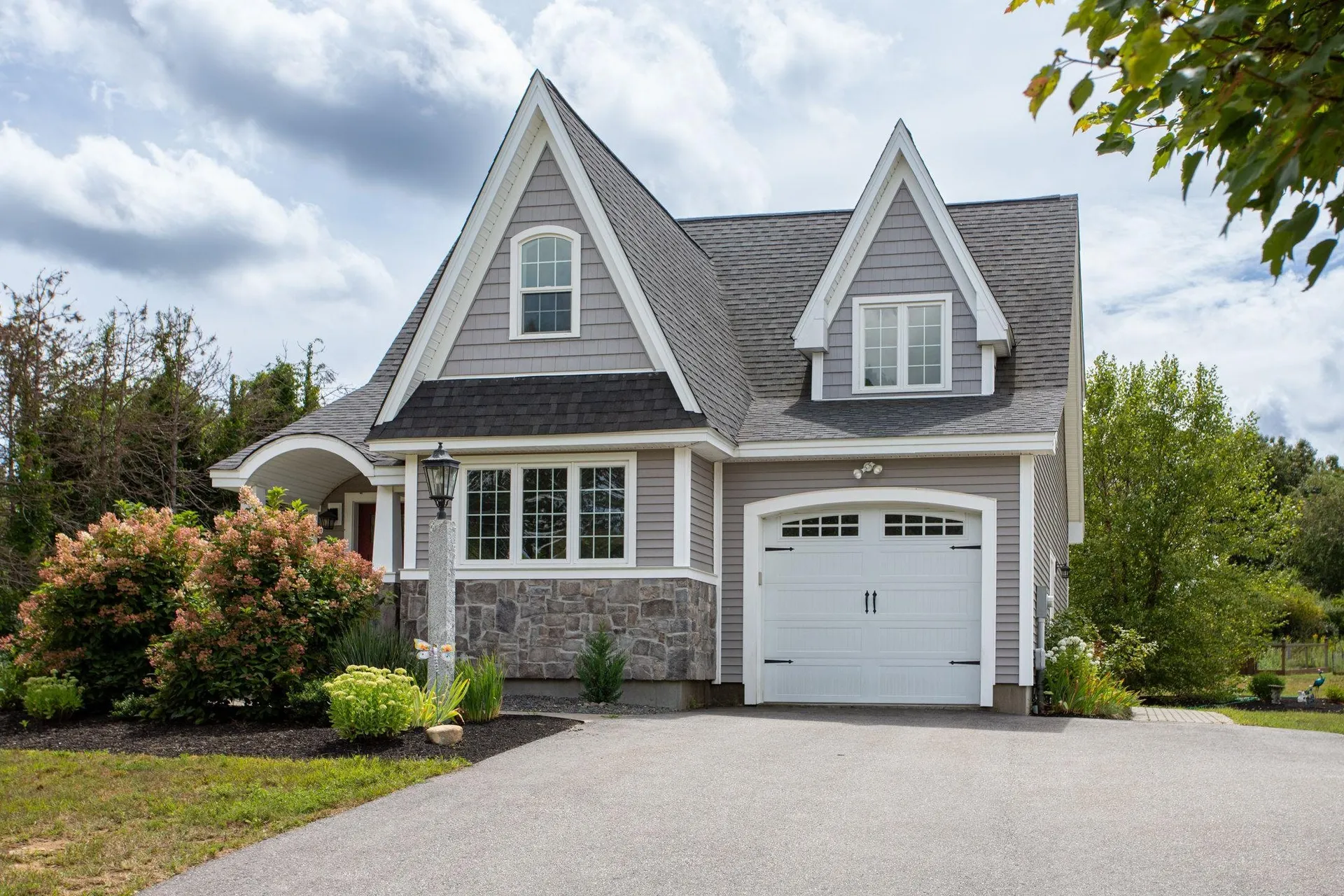4 Winnicut Road North Hampton NH 03862