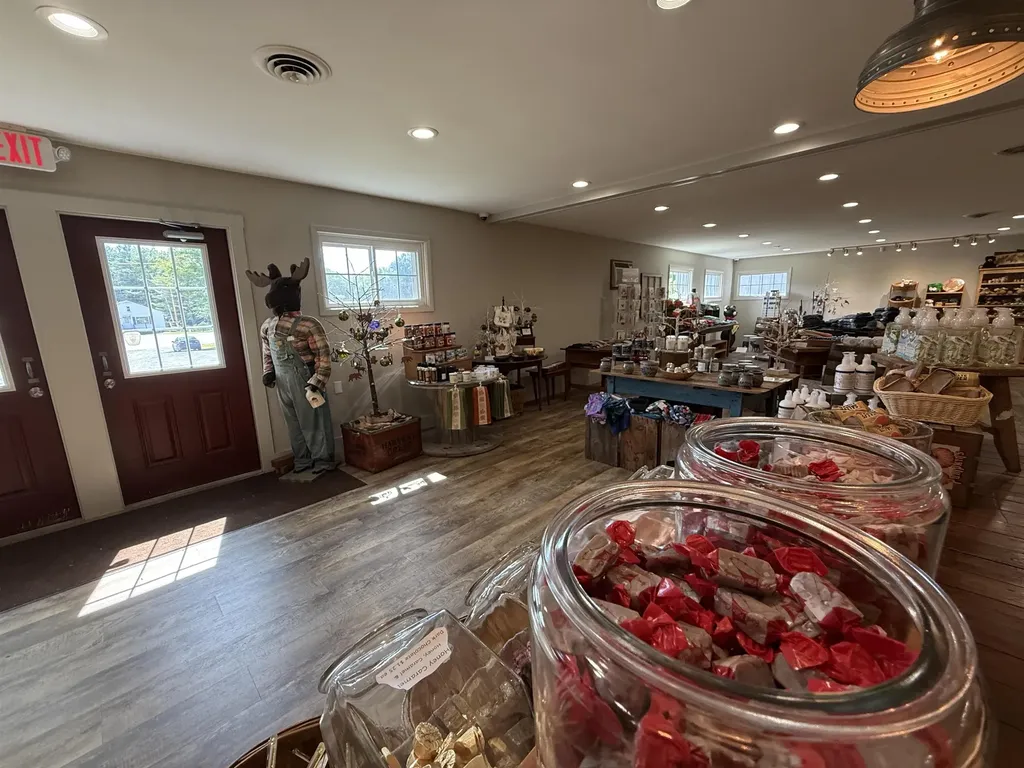 4578 Us Route 7 Pittsford VT 05763