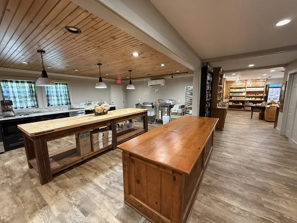 4578 Us Route 7 Pittsford VT 05763