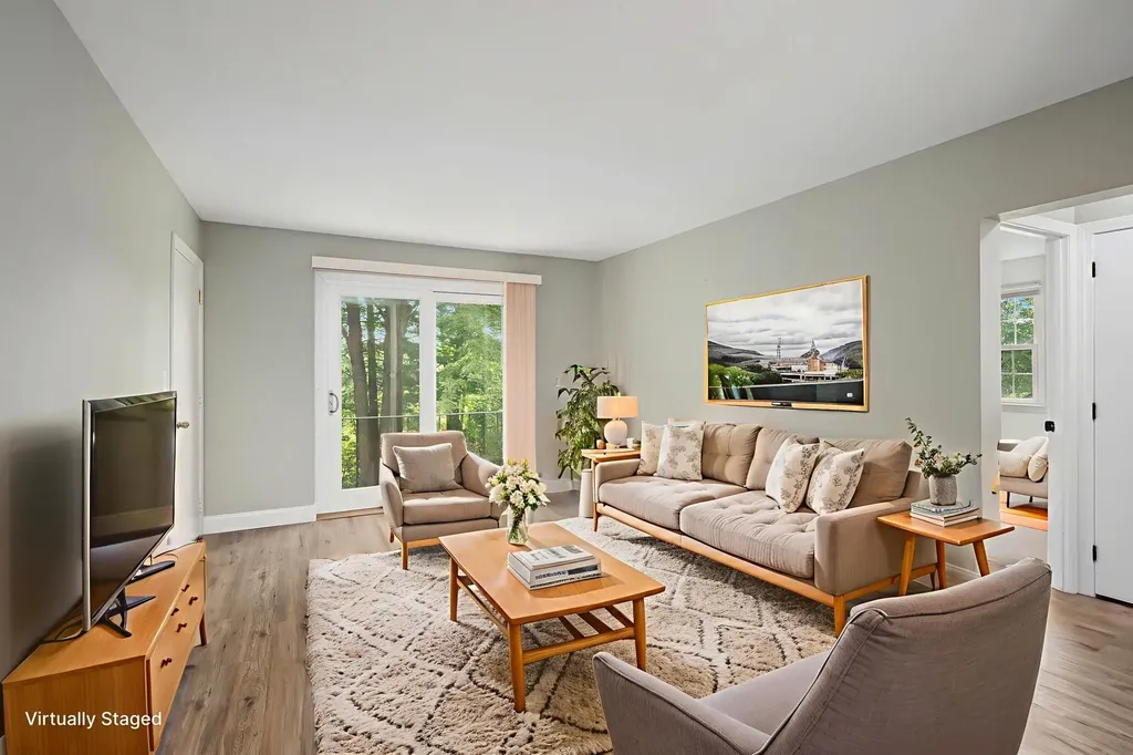 95 East Broadway Street Derry NH 03038