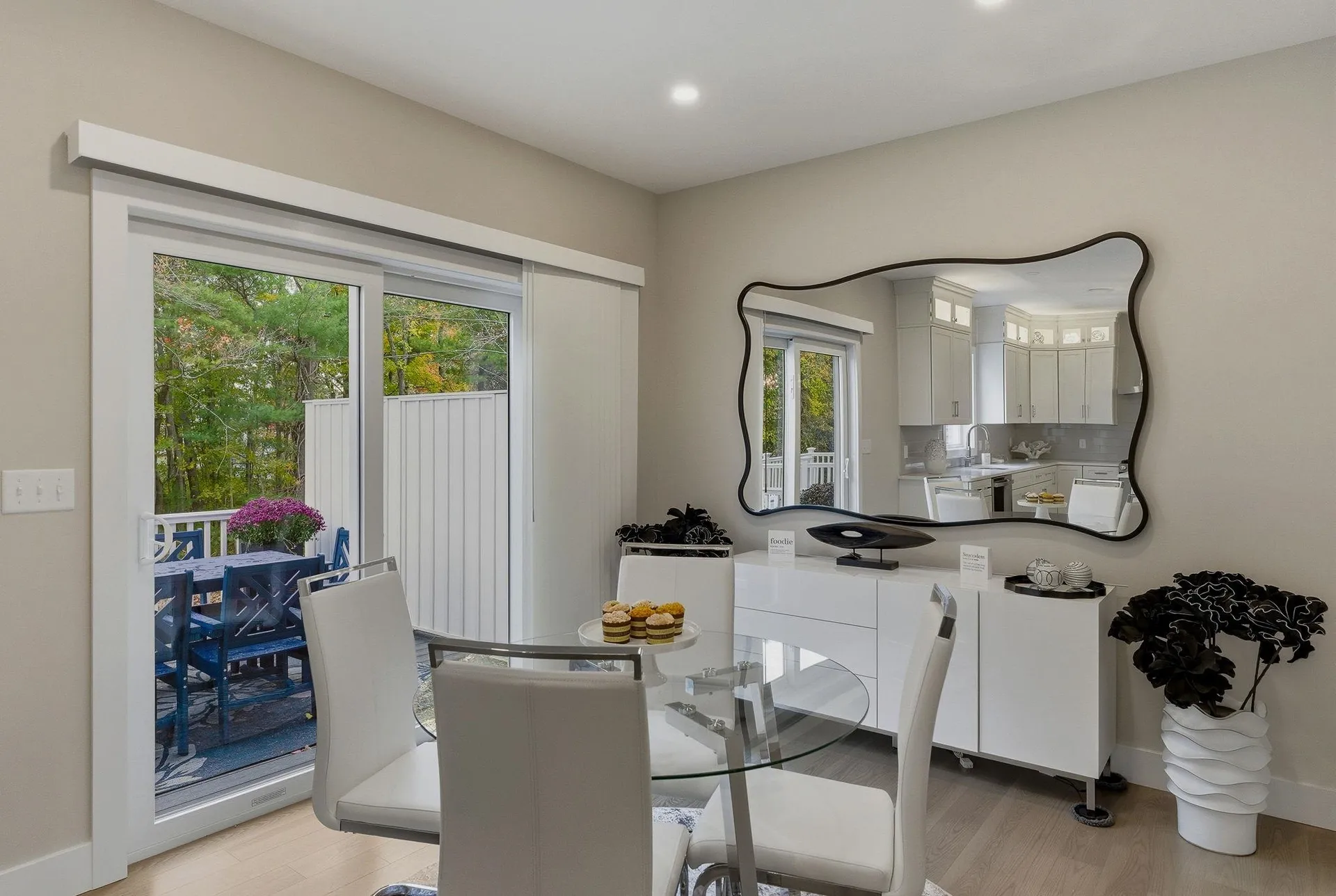 8 Elise Avenue Londonderry NH 03053