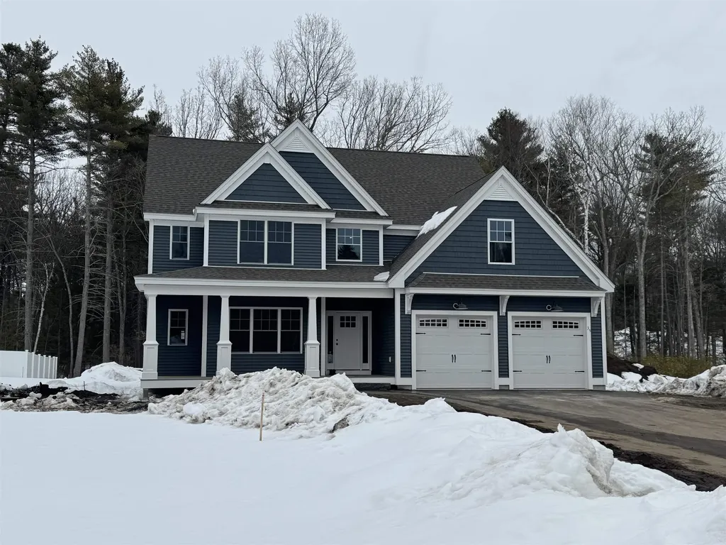 35 Tallarico Street Litchfield NH 03052