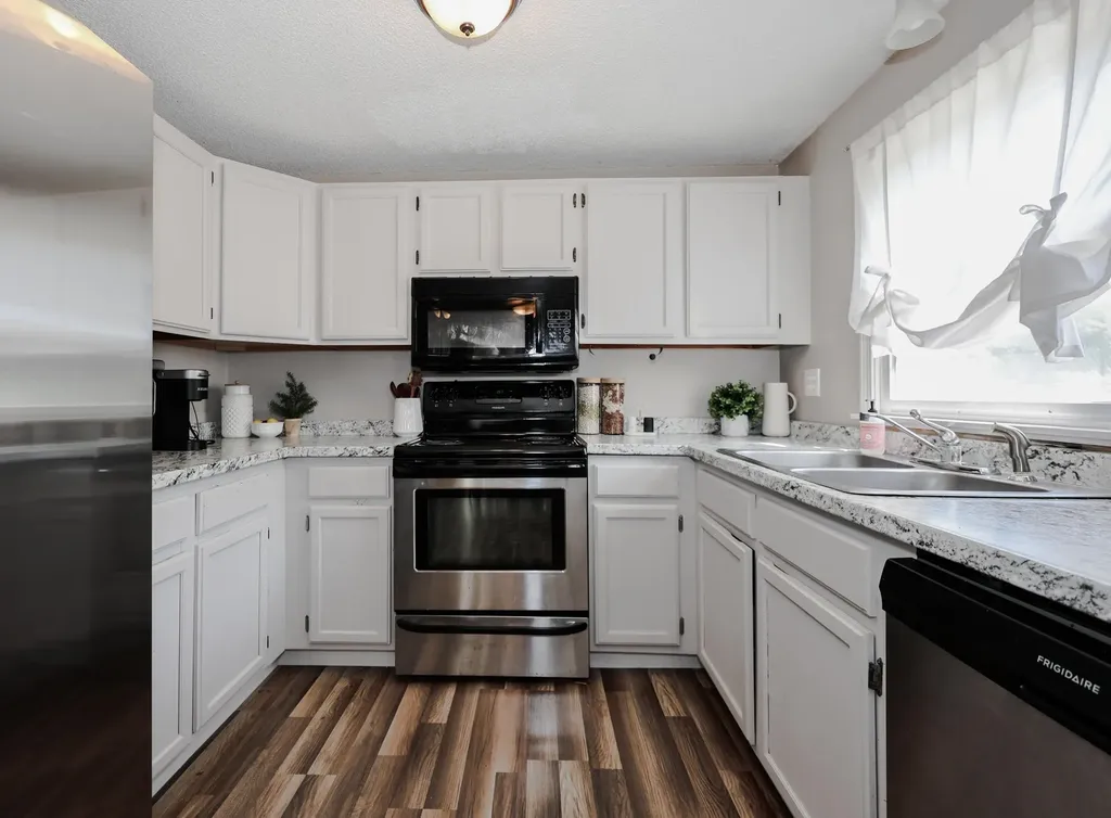 5 Richardson Drive Derry NH 03038